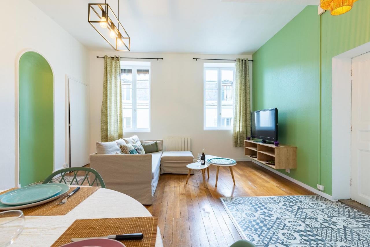Cote Cour - Centre Ville- Calme - Charme - 4 Voyageurs Appartement *